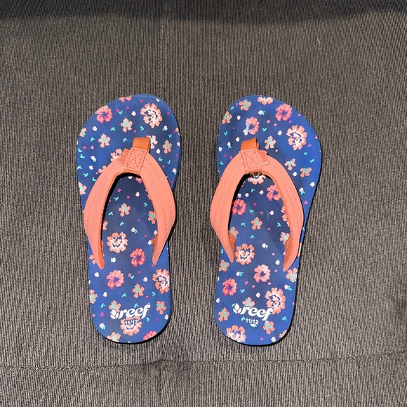 Girls Reef Flip Flops - Picture 6 of 11